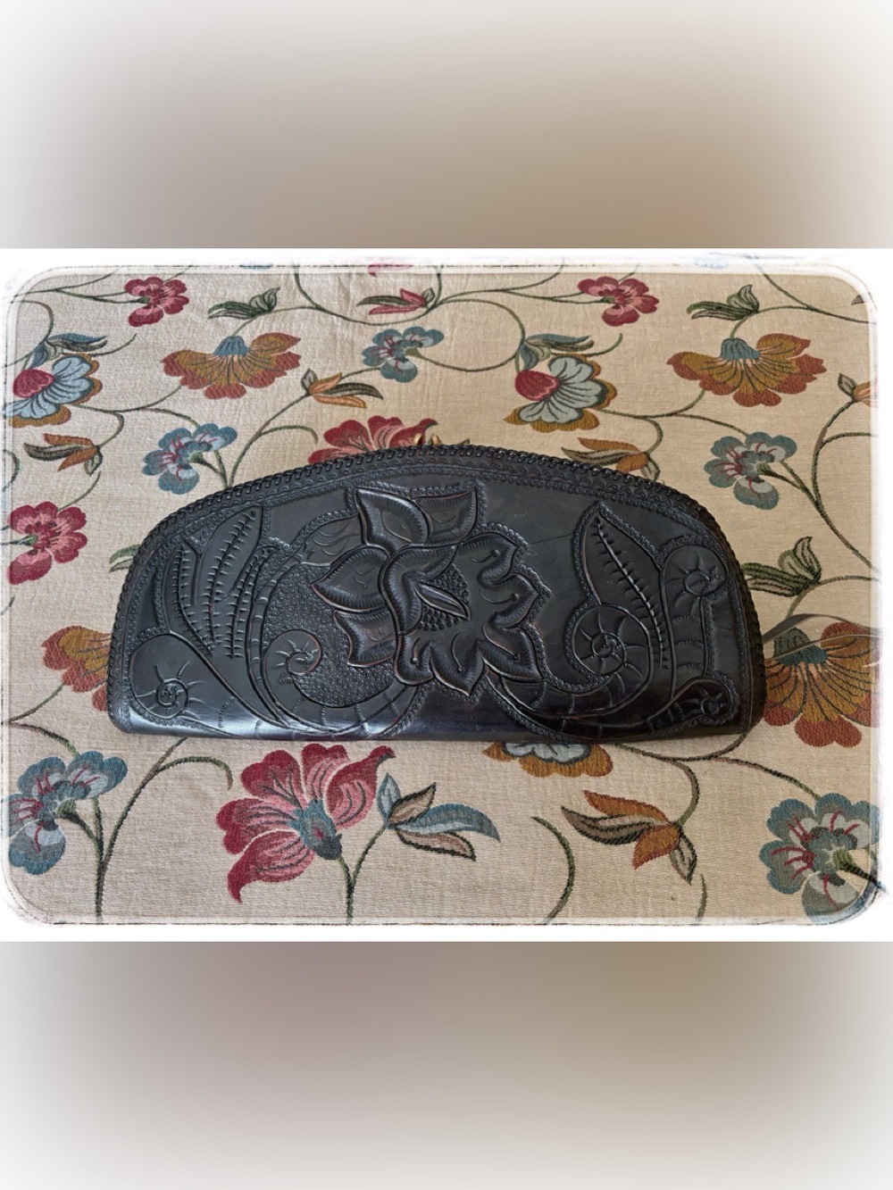 Vintage Leather Clutch/Wristlit